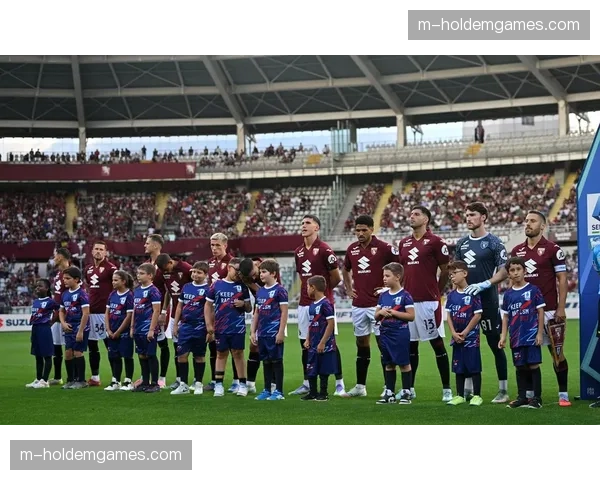 热那亚与都灵比赛因场外疑似危险物品中断15分钟后恢复